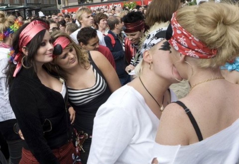 Egalité : Le Danemark a voté l'ouverture du mariage civil et religieux aux couples homosexuels