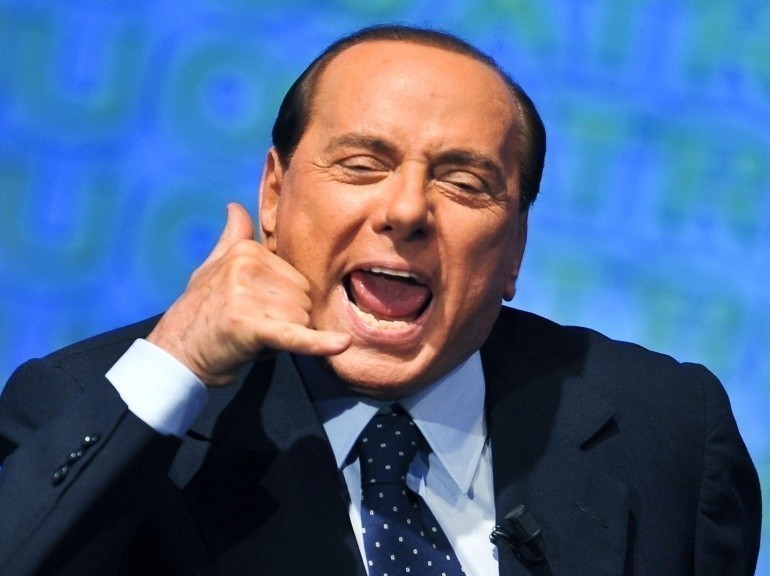 Berlusconi : «On m'a accusé de tout, sauf d'être gay»