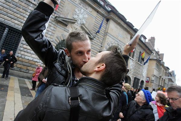 Entretien avec Élisabeth Roudinesco : “Les homos sont des névrosés ordinaires”