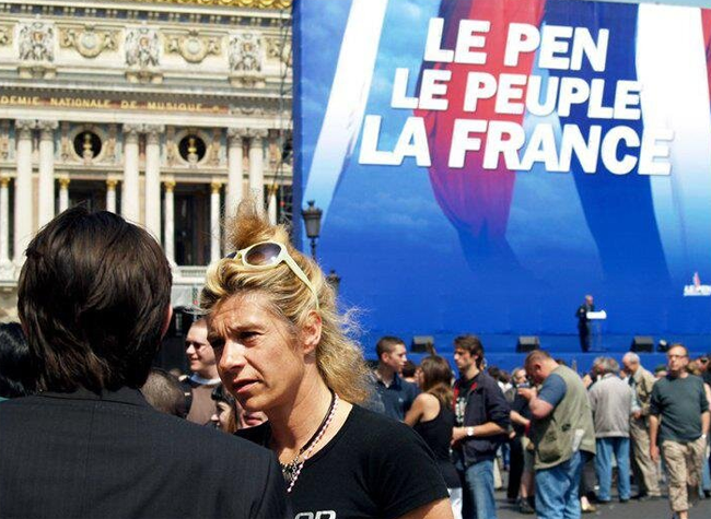 Manifs anti-mariage gay : Jean-Marie Le Pen vante les talents d'organisatrice de Frigide Barjot