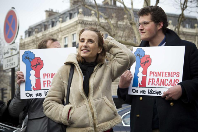 « On lâche rien » : Ex-para, ultracathos et fachos... les visages du Printemps français