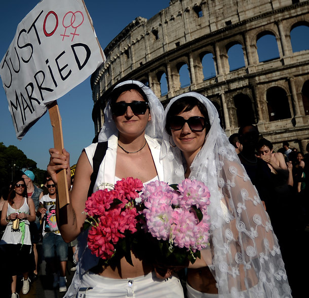 Rome : Des dizaines de milliers de participants à la Gay Pride