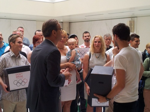 Lausanne : Près de 320’000 signatures pour que le CIO tienne tête au Kremlin