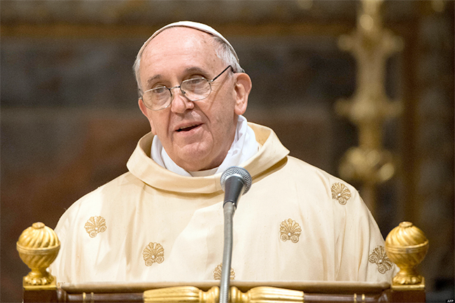 Homosexualité : le Vatican temporise les propos du pape François