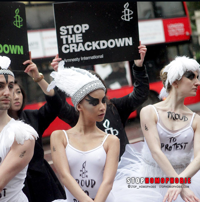 Londres : Pétition d'Amnesty et pas chassés pour protester contre les persécutions homophobes en Russie