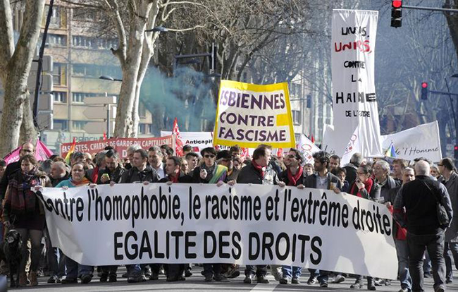 Toulouse: incidents lors d’une manifestation contre l'#homophobie, l’#antisémitisme et l'extrême droite...