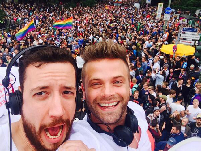 La communauté homosexuelle de Berlin, divisée, fête la Gay Pride
