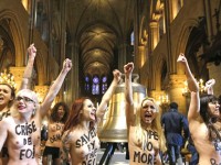 Vidéo. Dégradation d'une cloche de Notre-Dame de Paris : les Femen relaxées !