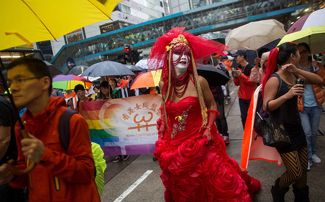 Hong Kong : Plusieurs milliers de personnes pour célébrer la marche des fiertés