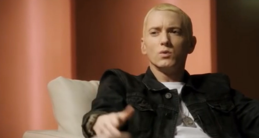 Dans «The Interview», Eminem fait son coming out : «J'aime dire du mal des gays parce que je suis... gay» (vidéo)