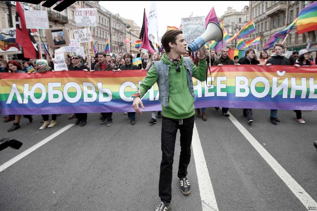 Arsenal homophobe : La Russie adopte une nouvelle loi interdisant aux travestis et transsexuels de conduire une voiture