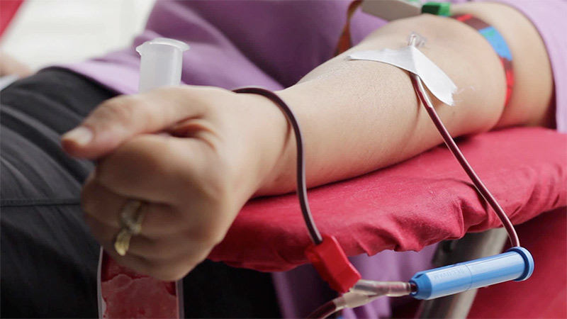 Don du sang : la stigmatisation des homosexuels doit cesser