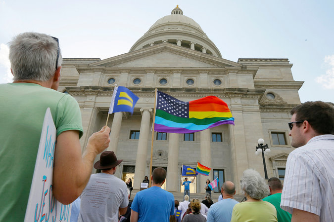 L'Indiana va amender sa loi sur la liberté religieuse jugée discriminatoire envers les LGBT