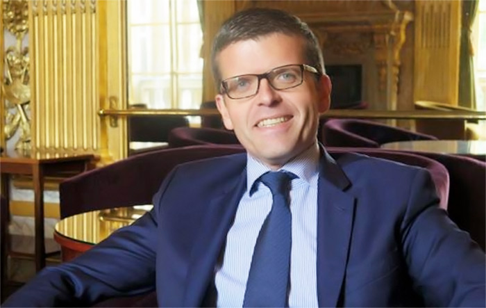 Alfortville‬ : le sénateur socialiste Luc Carvounas va épouser son compagnon Stéphane Exposito