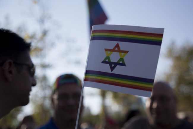 Les transgenres sous les projecteurs de la gay pride de Tel-Aviv