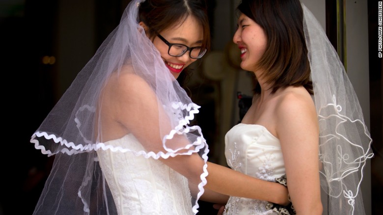 Droits des LGBT : Deux chinoises se marient à Pékin pour encourager le débat