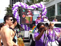 Vancouver : Plus de 650 000 personnes pour le 37e défilé des « Fiertés LGBT »