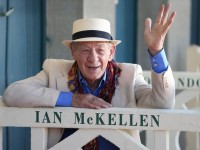 « Je suis Gandalf et Magneto, faut vous y faire ! » : Sir Ian McKellen honoré à Deauville
