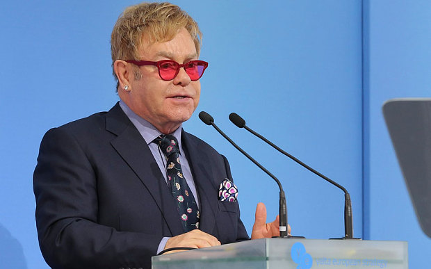 Selon Elton John : L’Ukraine a encore « du chemin à faire » pour les droits des LGBT