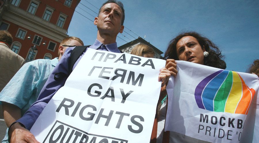 Un projet de loi pour sanctionner en Russie les hommes qui déclarent publiquement leur homosexualité