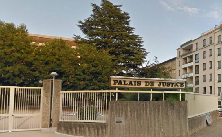 Villefranche-sur-Saône : Licenciée après son changement de sexe, elle obtient réparation en justice