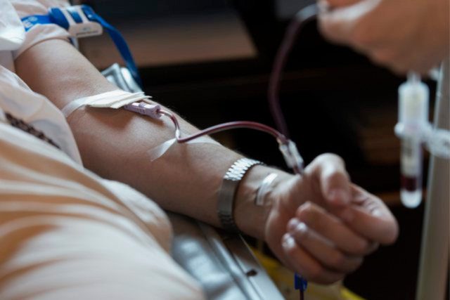 Santé : Vers une levée de l'interdiction du don du sang pour les homosexuels en Suisse ?