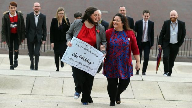 Irlande du Nord : Vote symbolique en faveur du mariage entre personnes du même sexe au Parlement