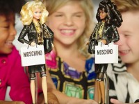 Historique : Un garçon en vedette dans la nouvelle campagne Mattel pour promouvoir la Barbie Moschino (VIDEO)