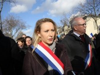 Régionales PACA : Estrosi (LR) et Castaner (PS) boudent la Manif pour tous, Marion-Maréchal Le Pen (FN) y va