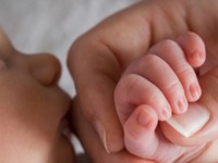 « Assistance médicale à la procréation » : les médecins face à « un paradoxe qui confine à l’absurdité »