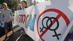 En Ukraine - un festival consacré aux droits des LGBT perturbé par des défenseurs de la « familiale traditionnelle »