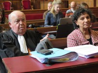 Tours : Farida Belghoul et les « anti-gender » devant le tribunal correctionnel pour diffamation et complicité (VIDEO)