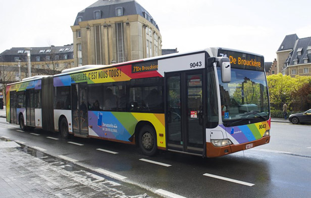« Bruxelles, c’est nous tous » : Bus et tram aux couleurs de l'arc-en-ciel pour célébrer la diversité
