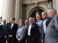 Historique : l'État de Victoria en Australie présente des « excuses officielles » pour ses anciennes lois homophobes (VIDEO)
