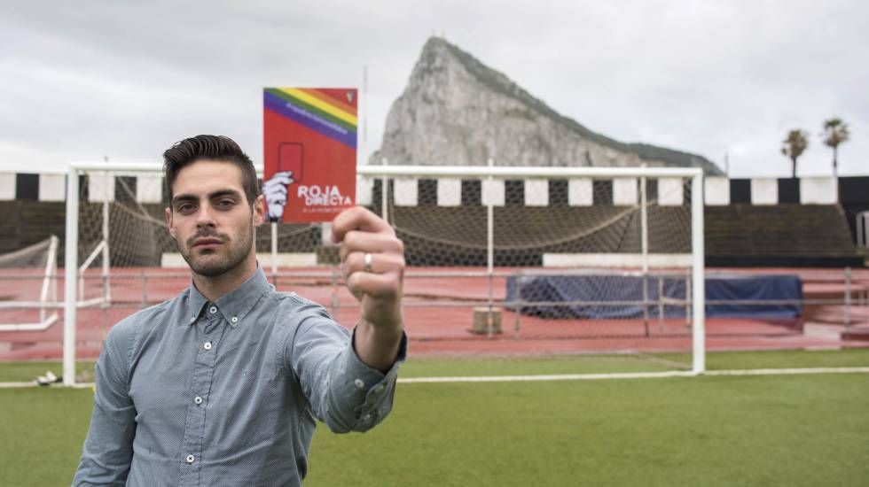 Jesus Tomillero : Après 10 ans d'arbitrage, il range cartons et sifflet pour s'engager contre l'homophobie dans le sport