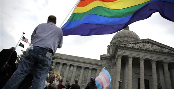 Le projet de réforme constitutionnelle visant à légaliser le mariage de même sexe divise le Mexique