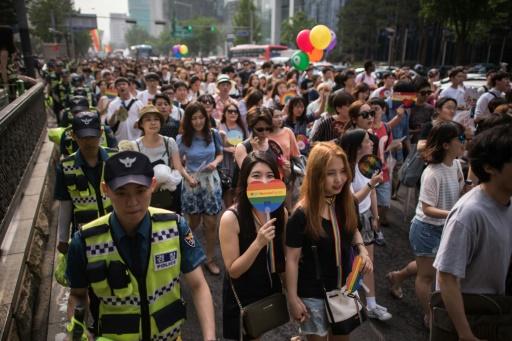 Séoul : Une marche des fiertés sans incidence malgré les protestations de centaines de chrétiens