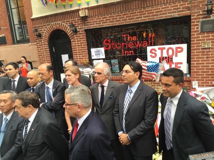 New York : des diplomates de l'ONU au « Stonewall Inn » pour promouvoir les droits des minorités sexuelles