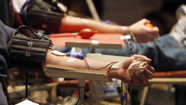 Suisse : Le don du sang par les hommes homosexuels bientôt autorisé, mais sous condition