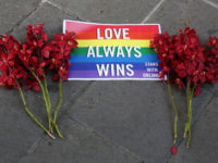 Massacre homophobe d'Orlando : hommage à la communauté LGBT partout dans le monde (PHOTOS/VIDEOS)