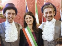 Rome célèbre sa « première union civile de même sexe » depuis l’adoption de la loi (VIDEO)