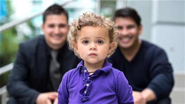 Filiation : Dans l'Ontario, les couples homoparentaux n'auront plus à « adopter » leurs propres enfants
