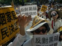 Manifestation à Taïwan contre un projet de loi ouvrant le mariage aux personnes du même sexe