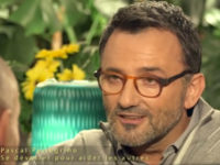 « Mille et une vies » : Frédéric Lopez fait son « coming out » à l’an­tenne et explique sa démarche (VIDEO)