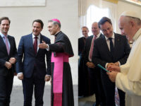 Le Premier Ministre luxembourgeois et son mari reçus en audience privée par le Pape François (VIDEO)