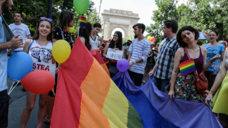Mobilisation en Roumanie contre une proposition d'amendement constitutionnel visant à faire interdire le mariage pour tous