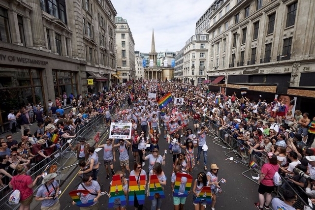 London Pride : Plus d'un million de personnes pour délivrer « un message d'espérance, d'activisme et d'amour » (VIDEOS)