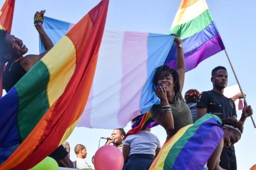 Fierté namibienne : des dizaines de personnes pour célébrer la première Pride à Windhoek (VIDEO)