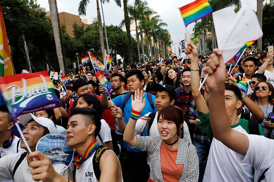 Taipei célèbre sa 15ème Pride, en attendant la légalisation du mariage pour tous, décidée par la Cour constitutionnelle (VIDEOS)
