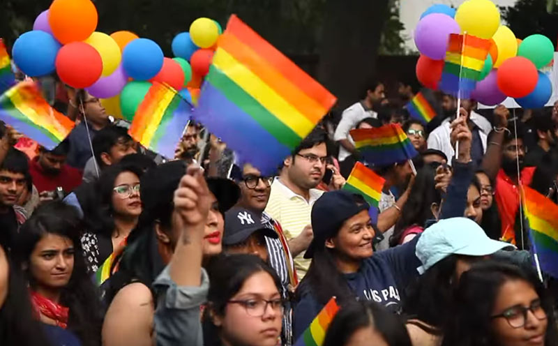Inde : 10ème édition de la « Queer Pride » de New Delhi où l'homosexualité reste interdite (VIDEOS)